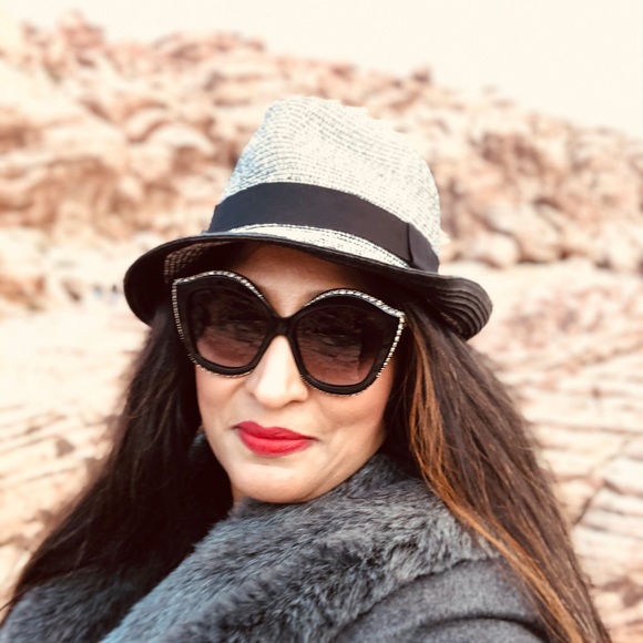 Meet your Posher, Archi - Picture 1 of 1